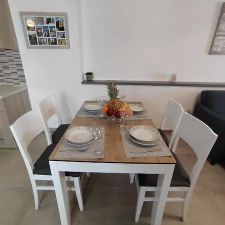 דירה Aristotelis House *