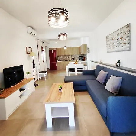 Aristotelis House דירה