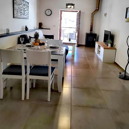 דירה Aristotelis House